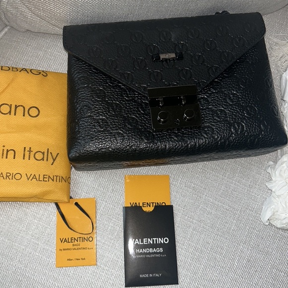VALENTINO BY MARIO VALENTINO
Isabelle Dollaro Leather Shoulder Bag - Picture 4 of 10